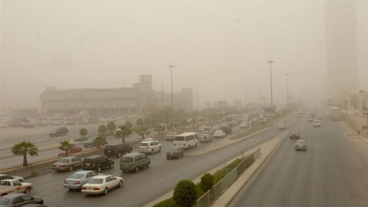 الإنذار المبكر: أتربة مثارة وغبار يحجب الرؤية على الرياض