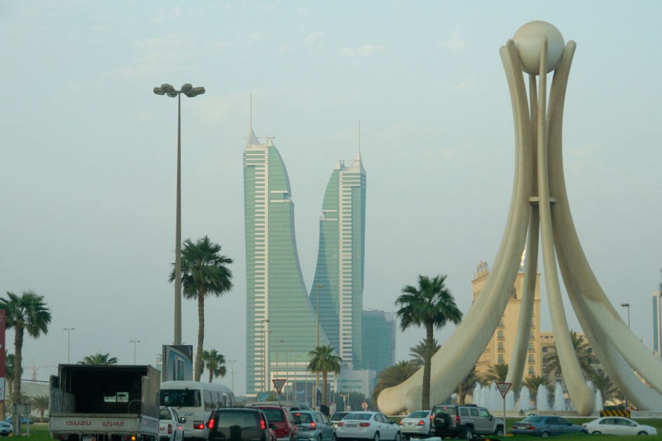 ستاندرد آند بورز ترفع نظرتها المستقبلية للبحرين من سلبية إلى مستقرة