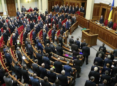 برلمان أوكرانيا يصوّت لصالح تعيين رئيسه رئيساً انتقالياً للبلاد