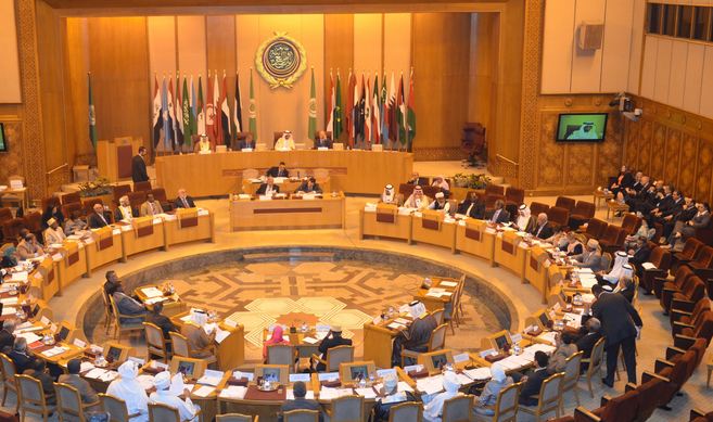 البرلمان العربي يندد بموقف إيران من تسييس فريضة الحج