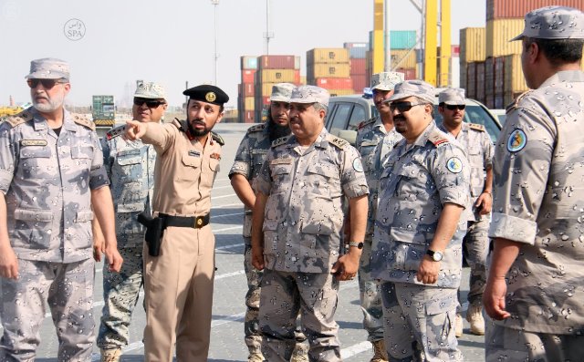 شاهد بالصور.. جولة اللواء البلوي على حرس “حدود مكة”