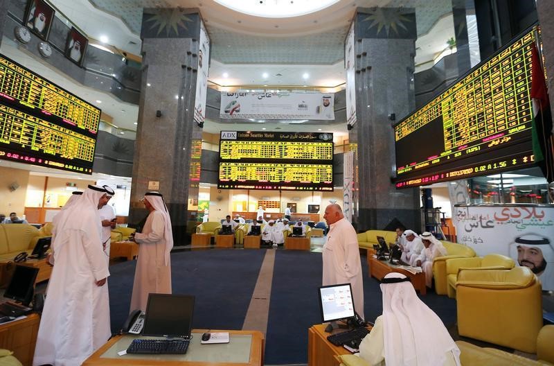 أداء متفوق لبورصة أبو ظبي بدعم البنوك والعقارات
