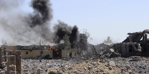 غارات عنيفة للتحالف على مخازن أسلحة الحوثي