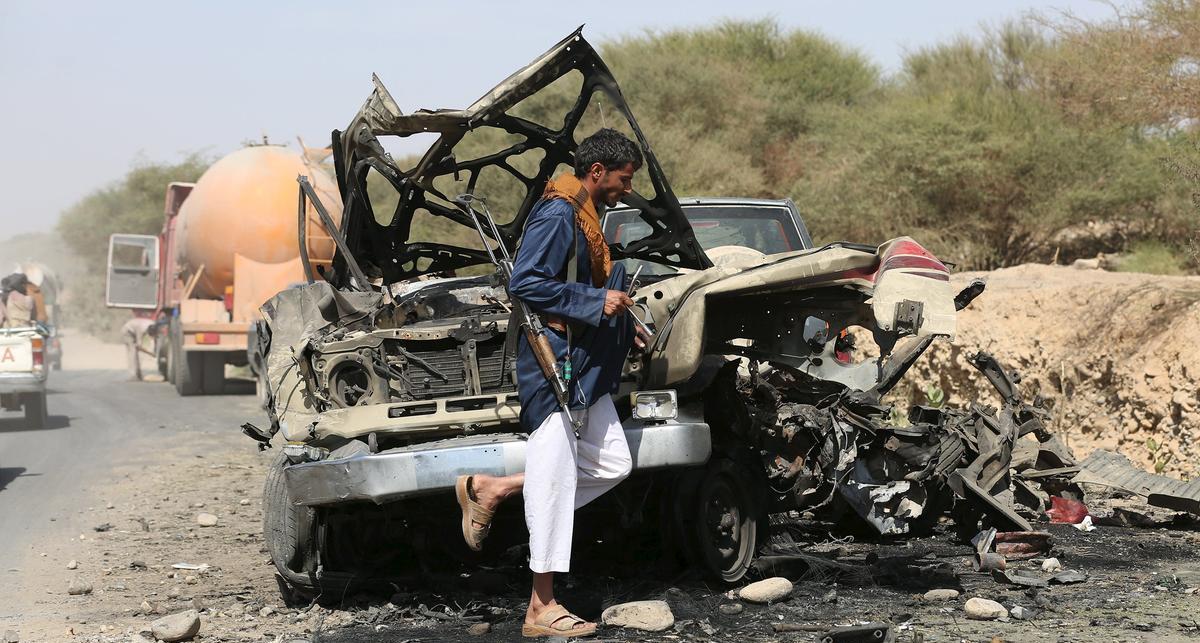 اليمن.. التحالف يقصف مواقع المتمردين في الحديدة