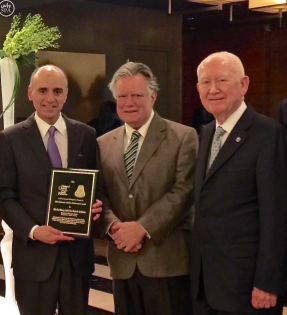 “الوطني للعلاقات العربية الأمريكية” يقدم جائزة الدبلوماسية للجبير