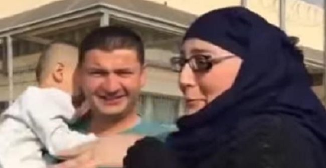 شاهد.. كيف استقبلت عميدة الأسيرات الفلسطينيات أهلها بعد اعتقال 15 عامًا؟