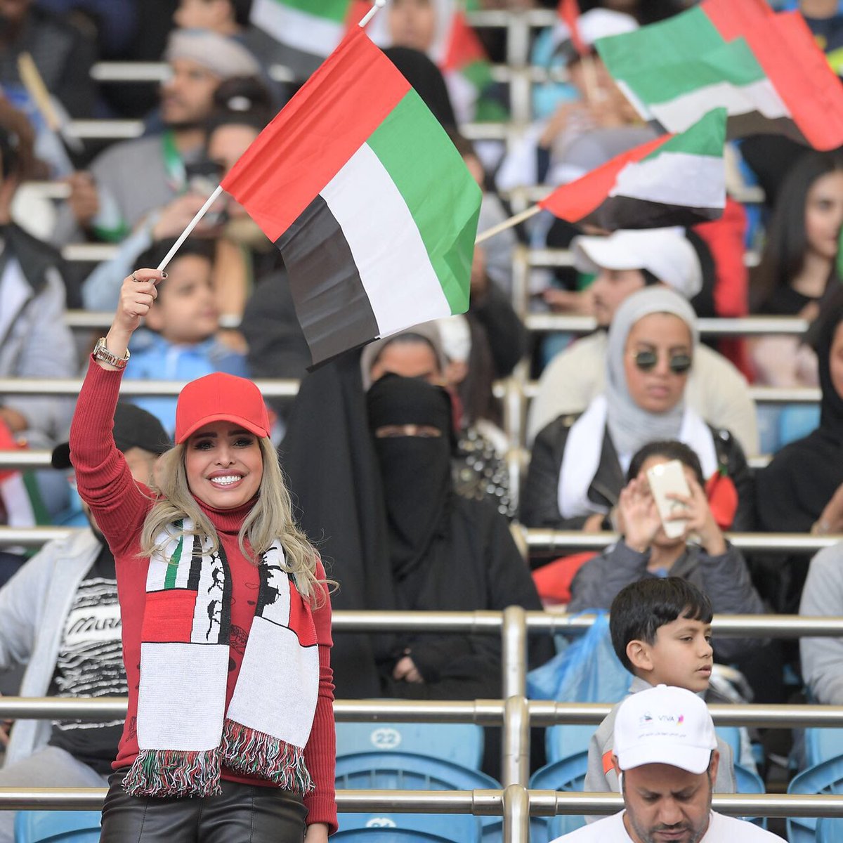 بالصور والفيديو.. حضور جماهيري مميز في نهائي كأس الخليج 23