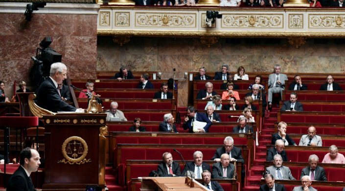 تمديد حالة الطوارئ في فرنسا بعد تصديق البرلمان