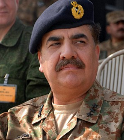 رئيس أركان الجيش الباكستاني يُصادق على إعدام 12 إرهابيًّا