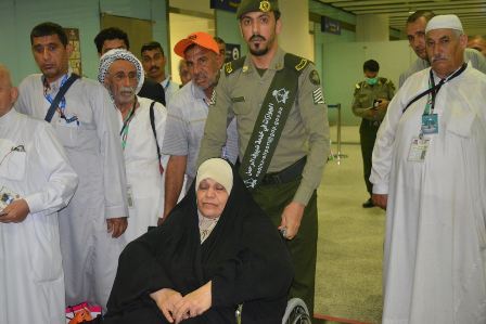 فريق خاصّ من الجوازات لاِستقبال الحجيج بمطار الأمير محمد بن عبدالعزيز بالمدينة