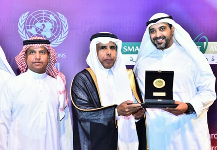 الجوازات تفوز بجائزة درع الحكومة الذكية العربية فئة التطبيقات الأفضل عربيًّا