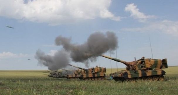 الجيش التركي يقصف داعش على حدود سوريا