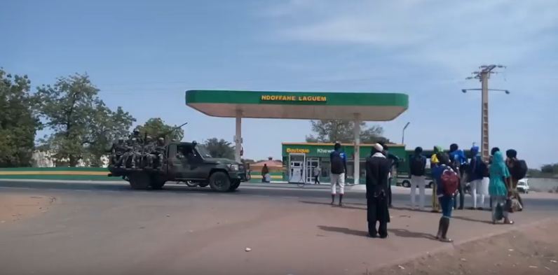 #عاجل بالفيديو.. الجيش السنغالي يدخل غامبيا للإطاحة بحكم “جامع”