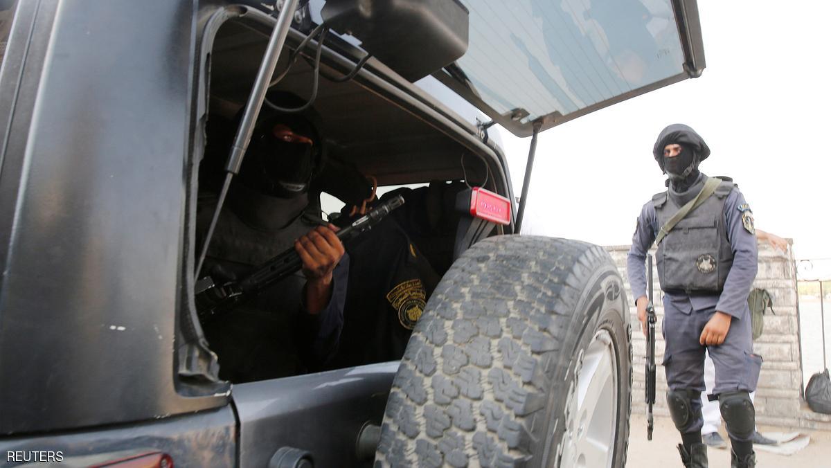 استشهاد 4 من رجال الشرطة باستهداف سيارتهم بعريش مصر