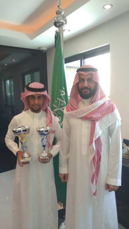 الحجيلان خلال استقباله للبطل المعيني