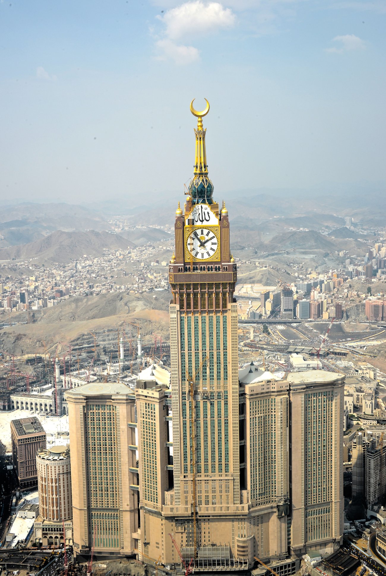 وقْف الملك عبدالعزيز للحرمين الشريفين.. من أضخم المباني في العالم