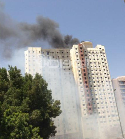 مدنيّ مكة يسيطر على حريق بعمارة وحوش بالعزيزيّة