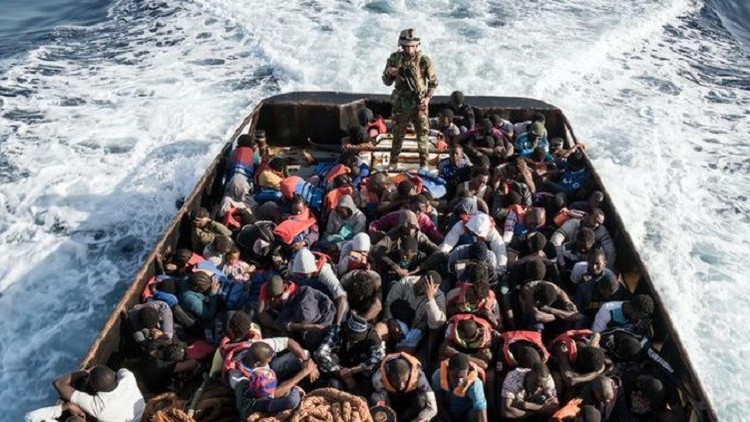 الحكومة الإيطالية تتخذ قرارا جديدا باعتراض اللاجئين قبالة سواحل ليبيا