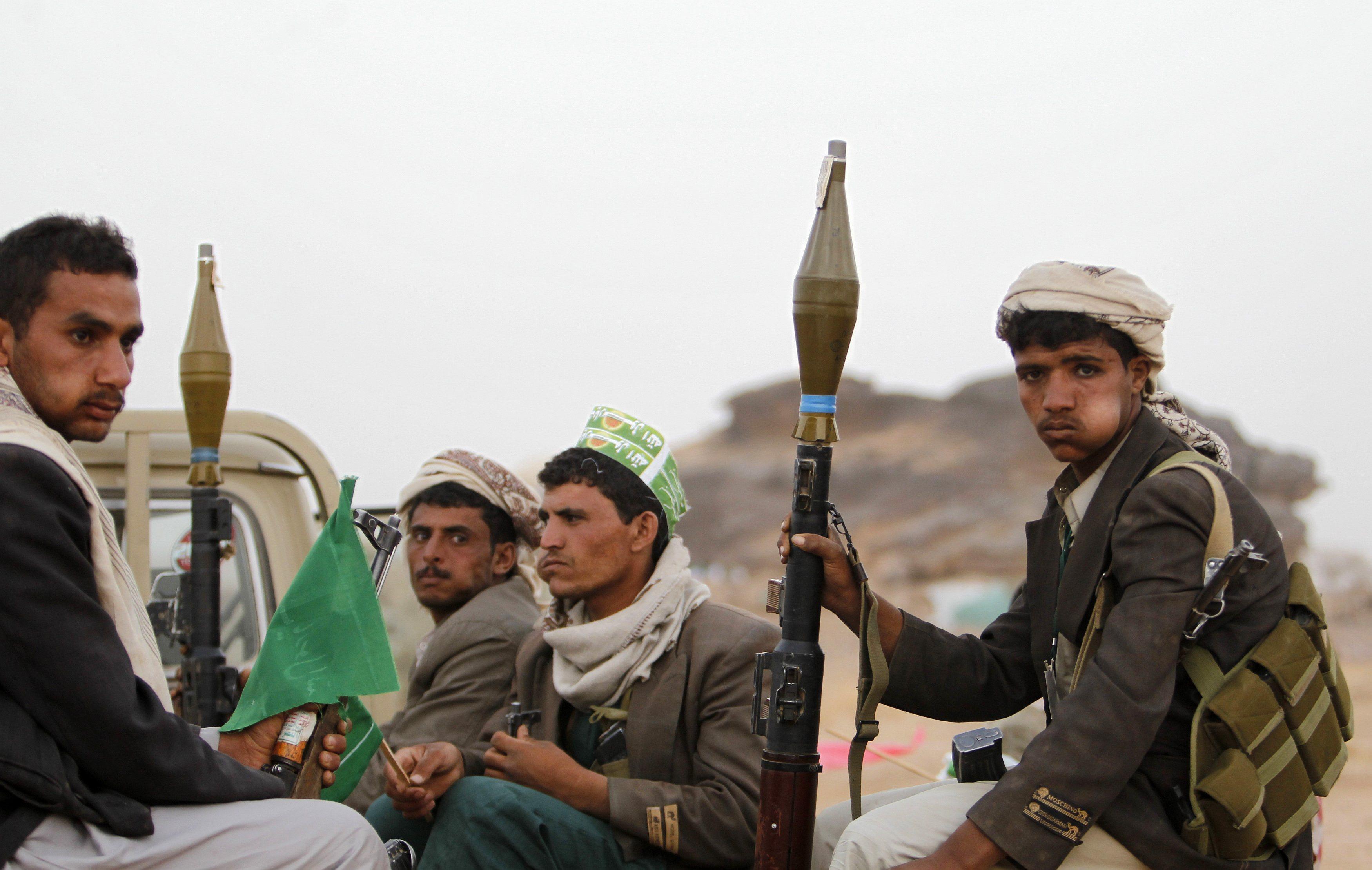 مليشيا الحوثي وصالح الانقلابية تعتدي على لجنة التهدئة بمحافظة البيضاء