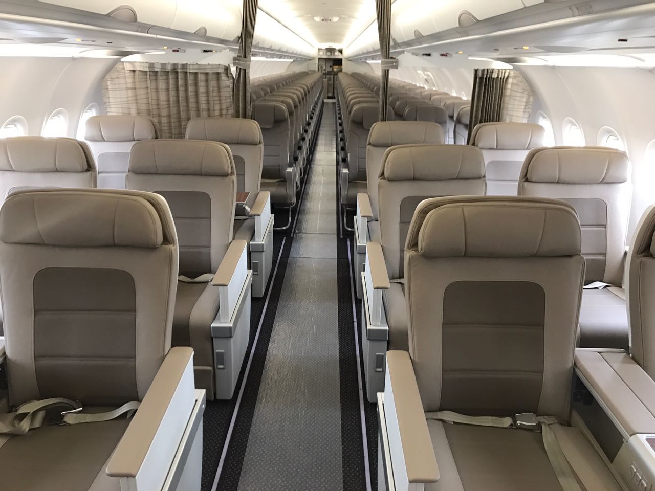 بالصور.. لأول مرة.. مقعدك يرحب بك على طائرة “الخطوط” إيرباص A320ceo