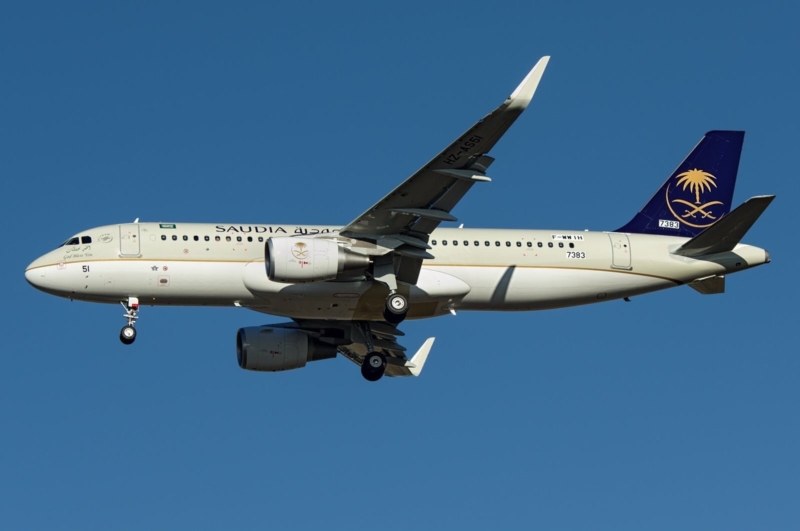 الخطوط السعودية إيرباص (A320ceo) (4)