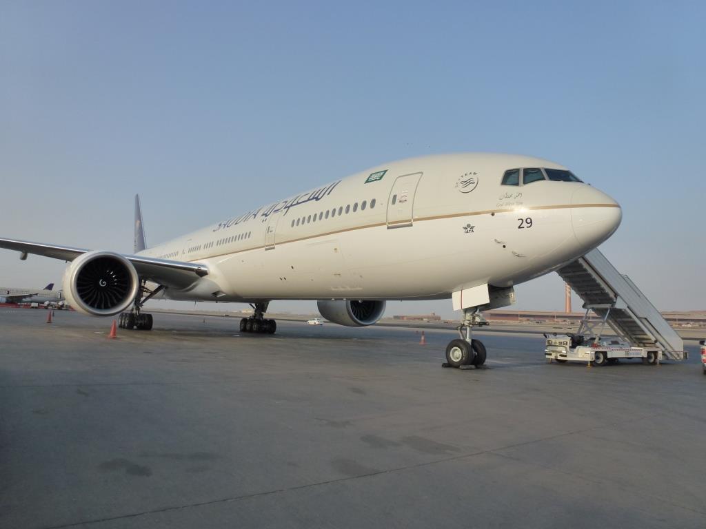 عطل فني يجبر طائرة “الخطوط” على الهبوط بمطار القاهرة