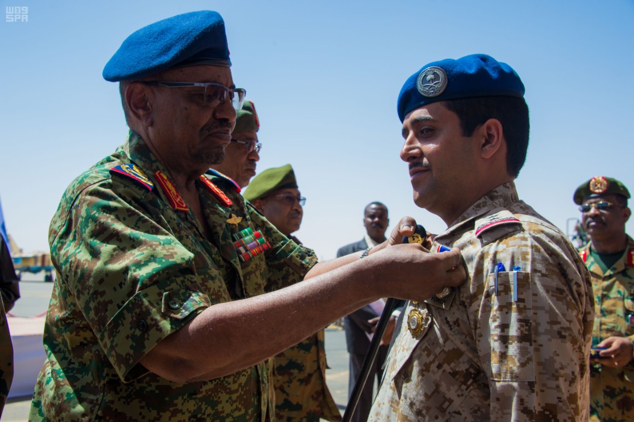 بالصور.. رئيس السودان: مناورات “الدرع الأزرق 1” تردع الطامعين في أمّتنا