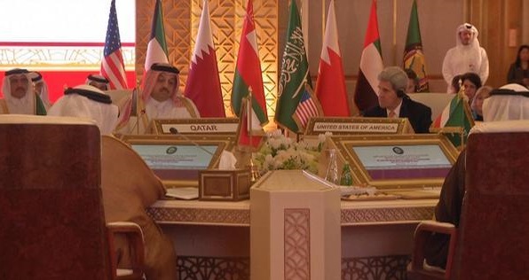 وزراء خارجية دول الخليج يجتمعون مع كيري في الدوحة