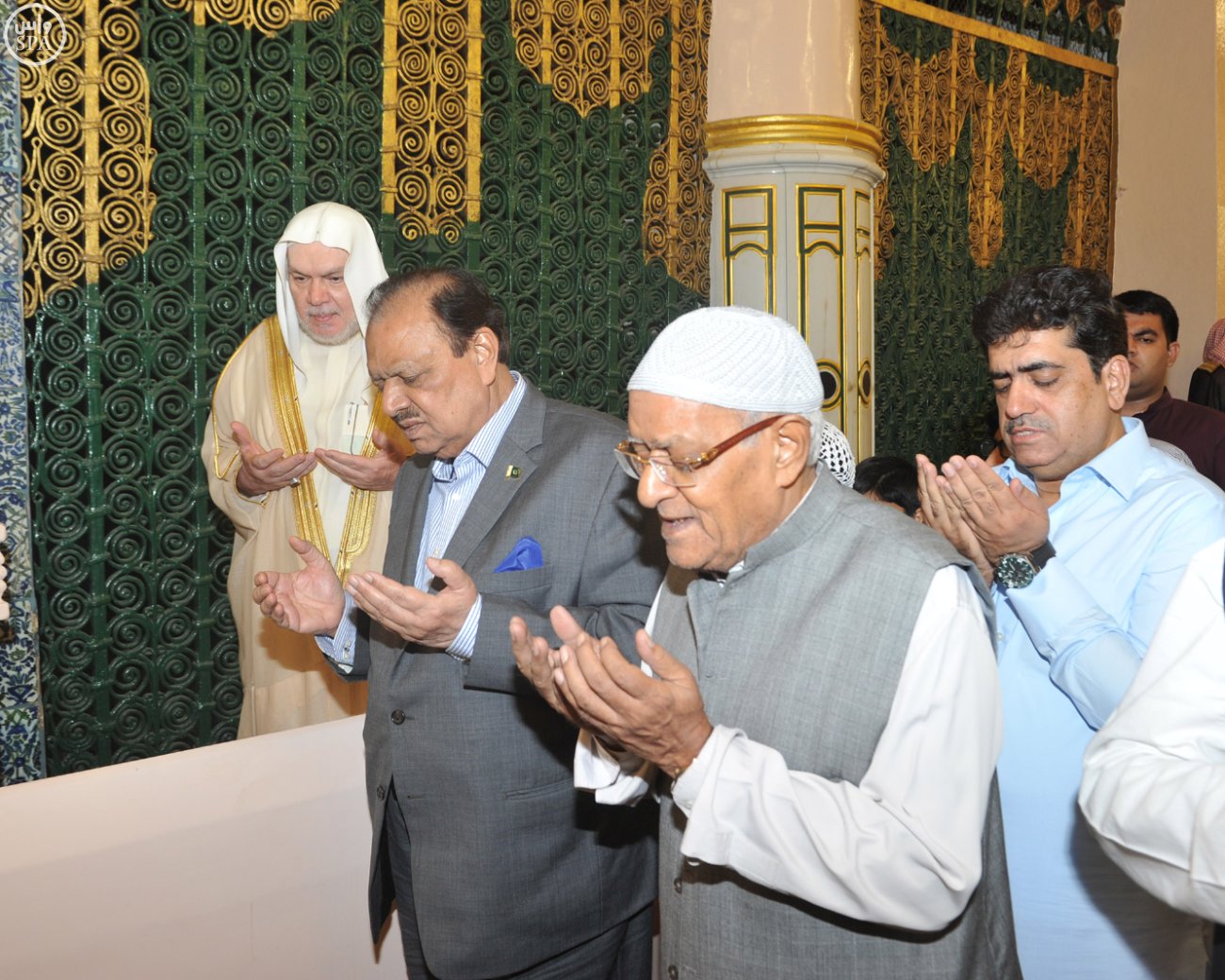 الرئيس الباكستاني يزور المسجد النبوي