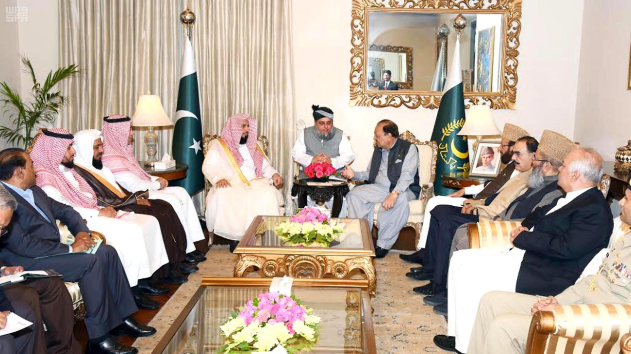 الرئيس الباكستاني يستقبل الشيخ صالح آل طالب - المواطن