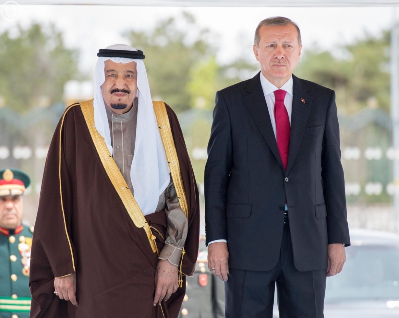 الرئيس التركي يستقبل الملك 1