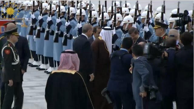 شاهد.. لحظة استقبال الرئيس التركي لـ #خادم_الحرمين