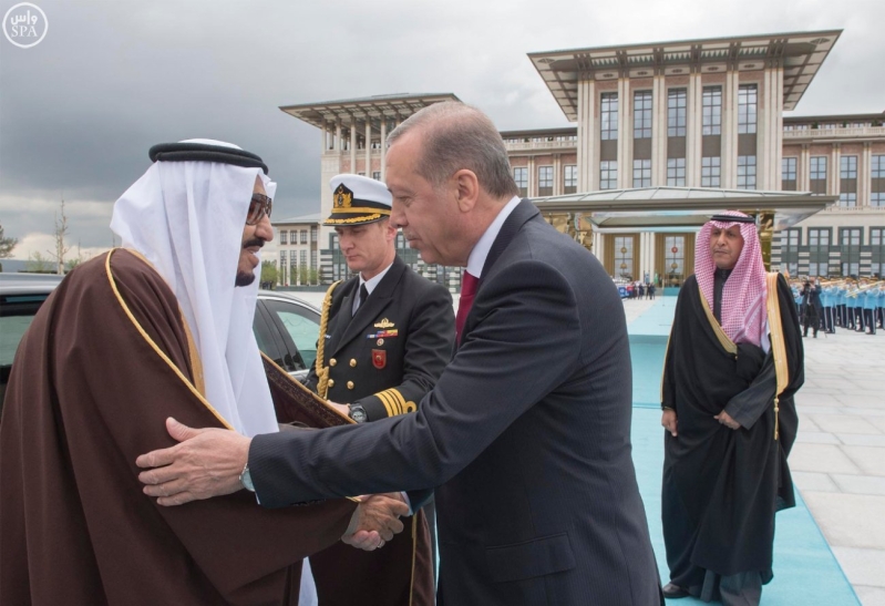 الرئيس التركي يستقبل الملك 4
