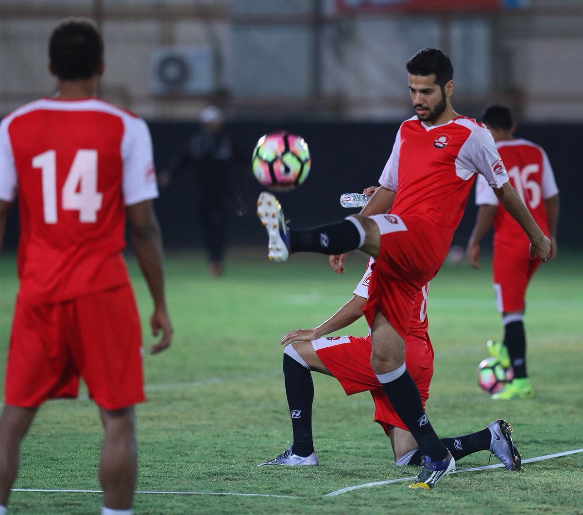 رئيس الرائد يُحمّس اللاعبين قبل مباراة الهلال