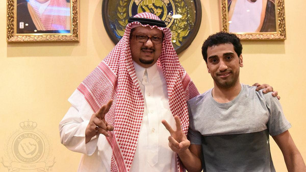 النصر يمدد عقد حسن الراهب موسمين