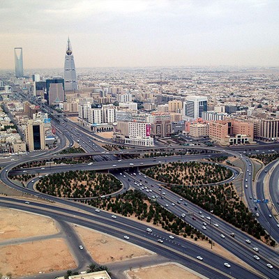 “المواطن” تبحث بين حُفَرِ الرياض عن أسباب تعثر المشروعات