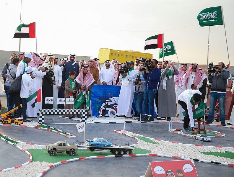 بالصور.. الرياضات اللاسلكية تحتفل باليوم الوطني الإماراتي الـ46 في بنبان
