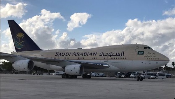 راكب إنجليزي يتسبب بهبوط اضطراري لطائرة سعودية بمطار القاهرة
