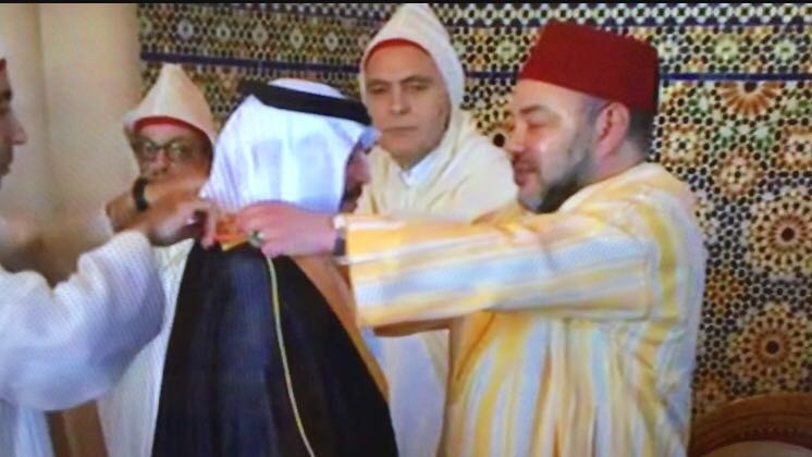 ملك المغرب يقلّد السفير “الجديع” أعلى وسام للسفراء​