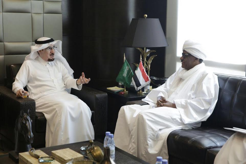 السفير السودانيّ للحقباني: الوافدون يرتاحون في المملكة ويجدون الإنصاف