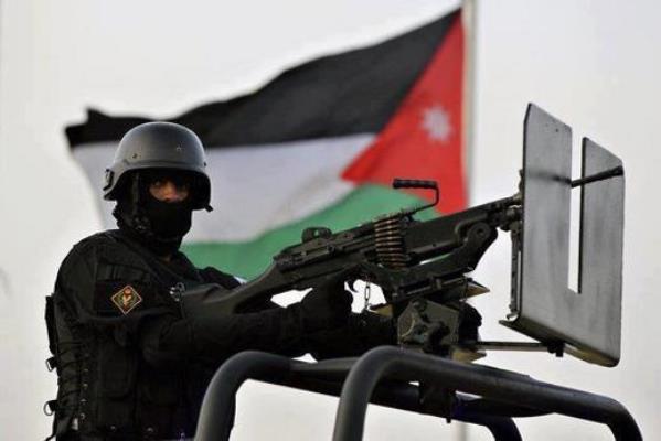 السلطات الأردنية تضع حدودها مع سوريا والعراق مناطق عسكرية مُغلقة