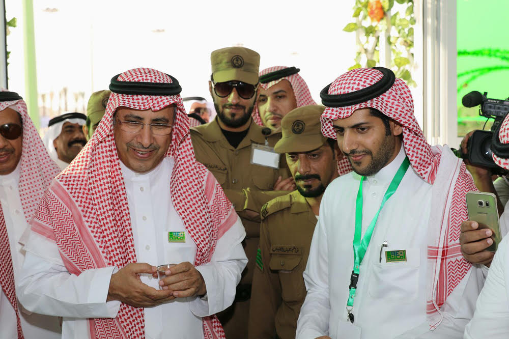 السلطان يدشن مهرجان ربيع #الرياض .. حدائق حجرية وسجادة بها 1.4 مليون زهرة