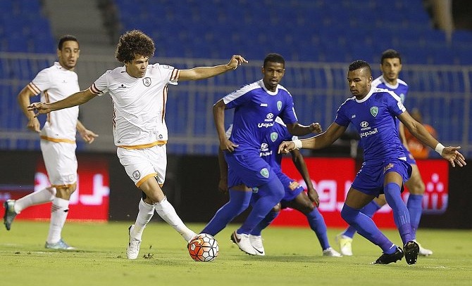 الدوري السعودي للمحترفين لكرة القدم ( الجولة 18 ) : الشباب 1 × 0 الفتح.