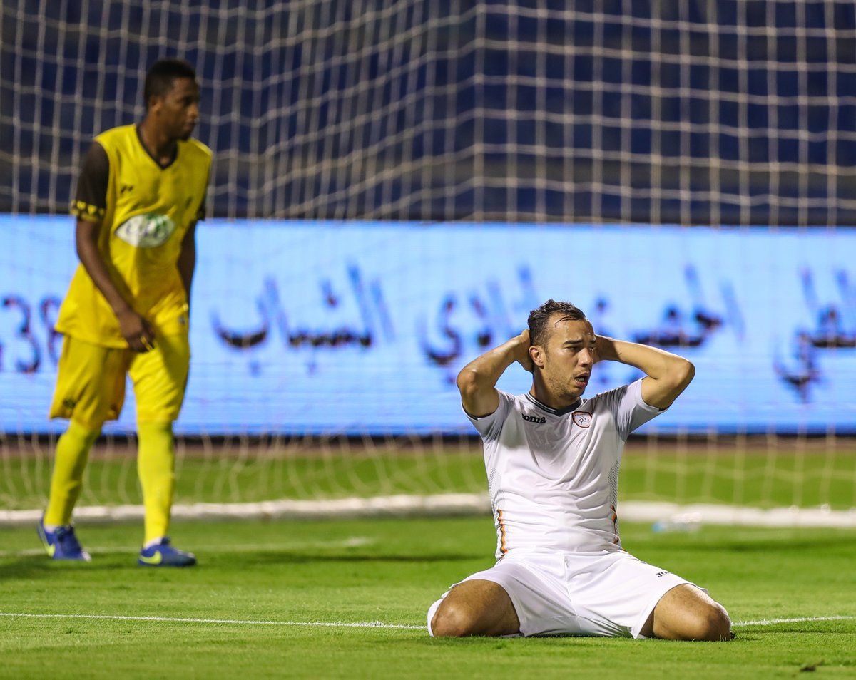 بالفيديو.. مفاجآت دوري جميل تتوالى بخسارة الشباب أمام أحد بعد خطأ فادح