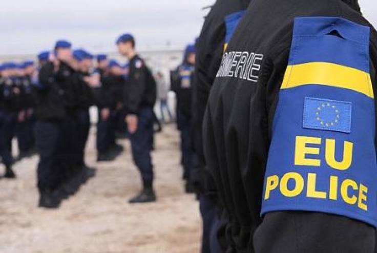 بجوازات سفر إسبانية وعلى طرق ملتوية شبكة تهريب إيرانية تسقط في فخ الشرطة الأوروبية