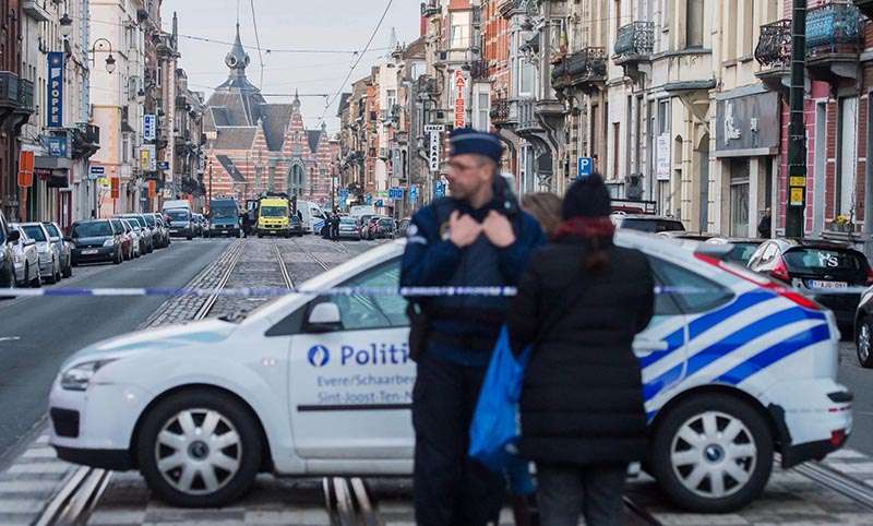 دوافع إرهابية وراء طعن شرطي في بروكسل