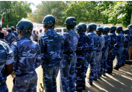 الشرطة السودانية تنتشر وتحبط مخططًا لحرق الميناء الرئيسي بالخرطوم
