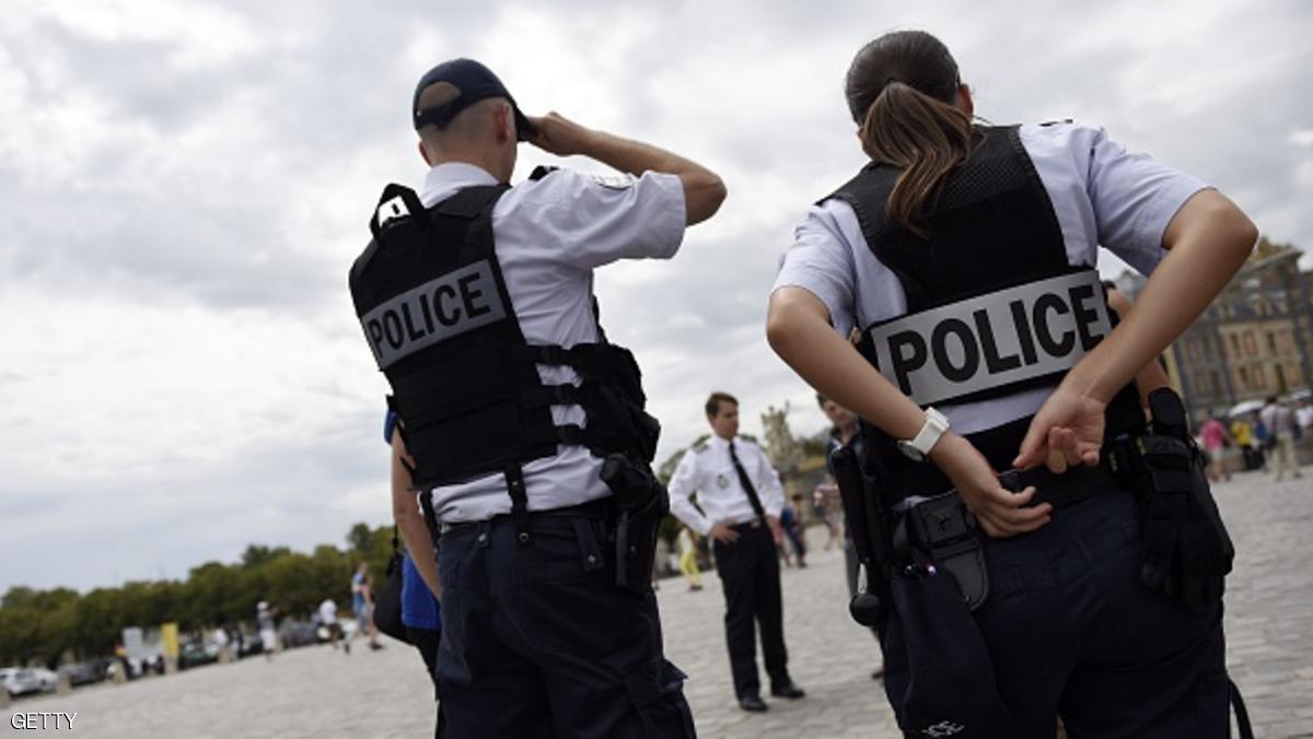 الشرطة الفرنسية تبيع ماكرون لصالح #السترات_الصفراء