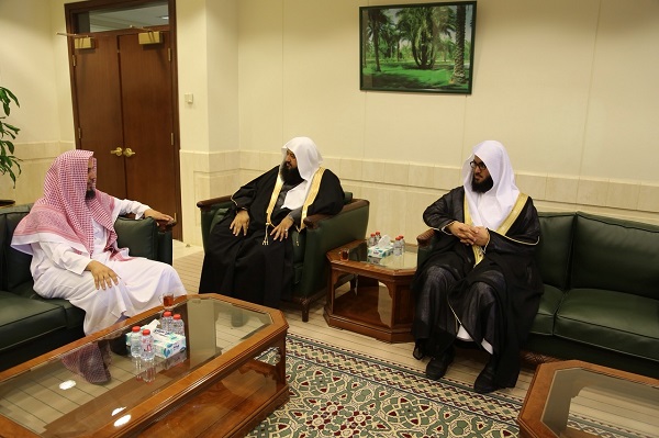 “الشليل” يناقش سبل التعاون مع رئيس المحكمة العامة