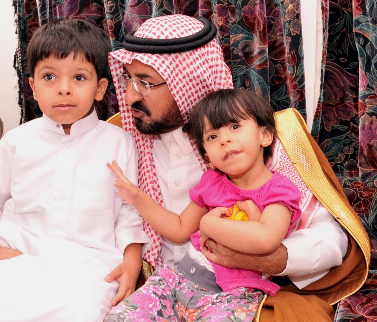 الشمري ينقل تعازي أمير الباحة في شهيد الواجب الغامدي (4)